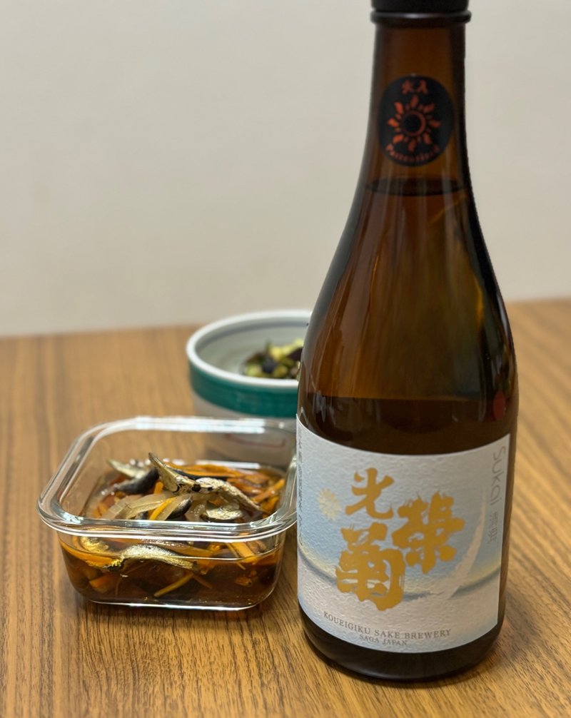 A table scene with Koueigiku “Sukai” sake and appetizers