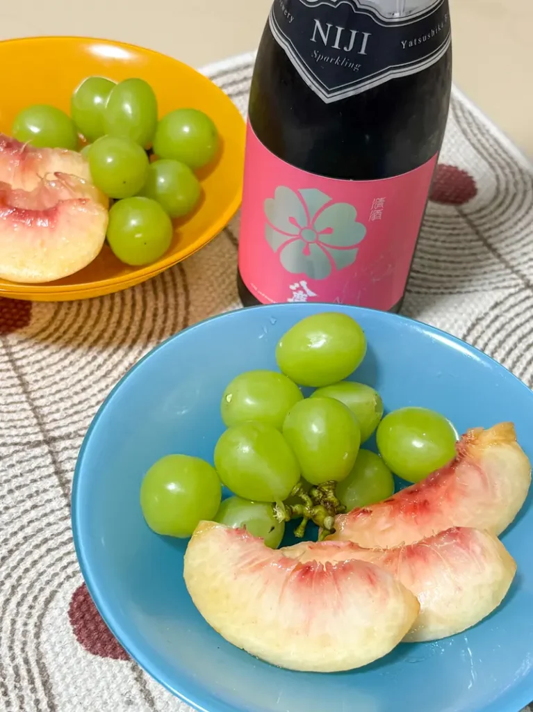 Yatsushika Sparkling Niji Rose with peach and Shine Muscat grapes